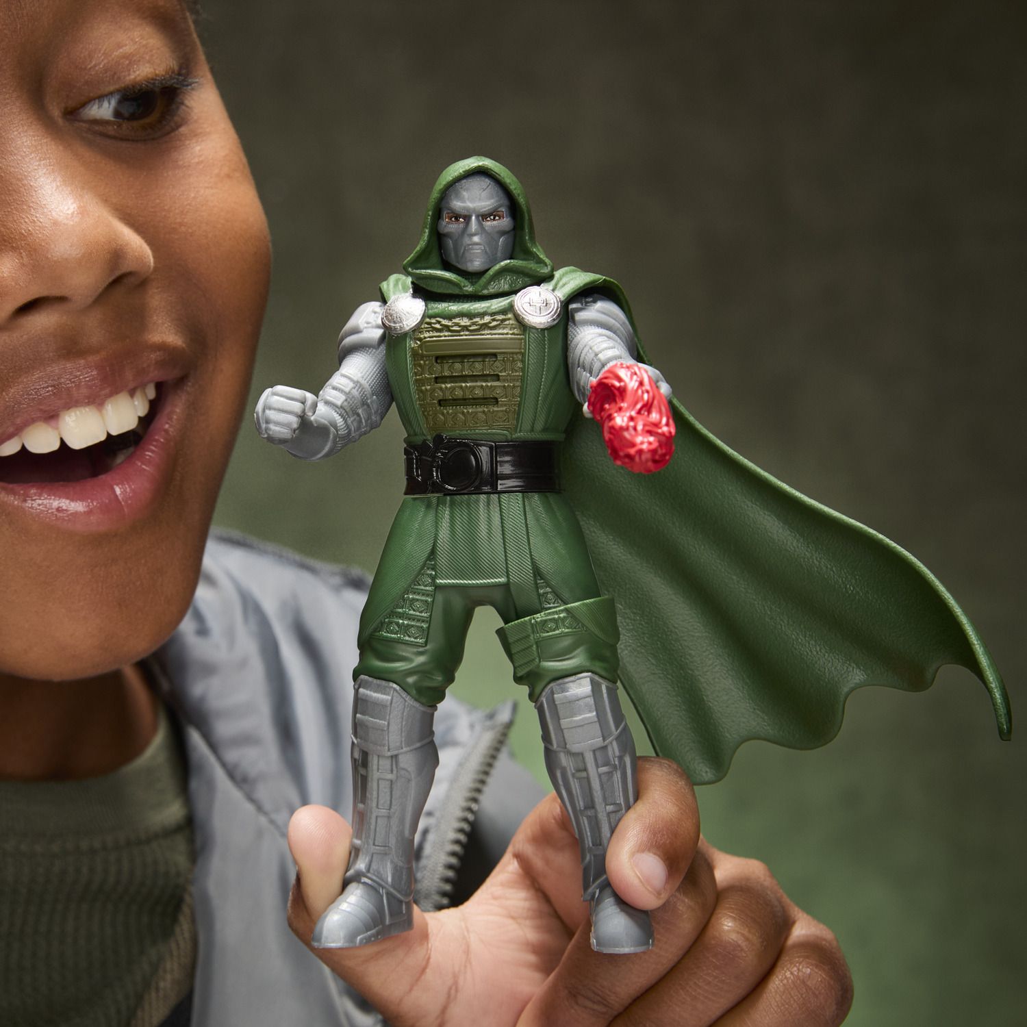Детские фигурки Marvel Studios Avengers: Doomsday Doctor Doom Action FX Figure by Hasbro — фото 2