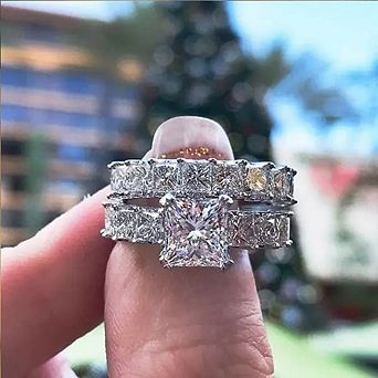 Elegant Rhinestone Decor Engagement Rings 2pcs/set Trendy Exquisite Wedding Rings