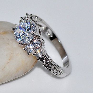Exquisite Luxury Inlay Shiny Zirconia Engagement Ring