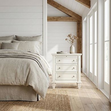 FurniFact Cream White Bedroom Nightstand with 3 Drawers and Coastal Style