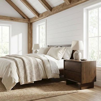 FurniFact Warm Brown 2-Drawer Nightstand with Transitional Style and Classic Finish