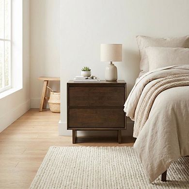 FurniFact Warm Brown 2-Drawer Nightstand with Transitional Style and Classic Finish