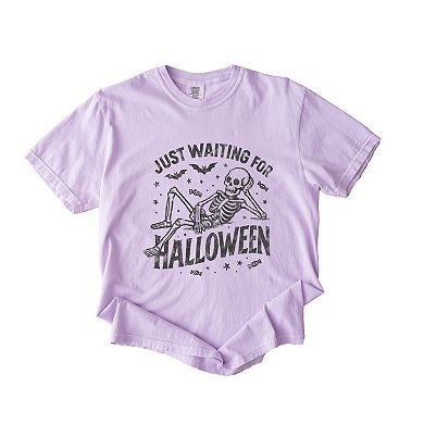 Just Waiting For Halloween Skeleton - Women's Garment Dyed Graphic T-Shirt