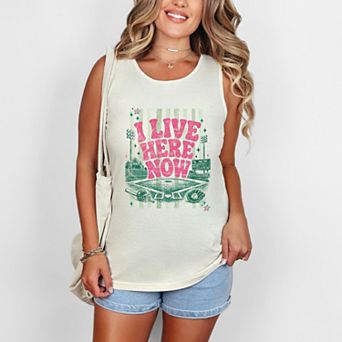 I Live Here Now - Women's Garment Dyed Graphic Tank Top