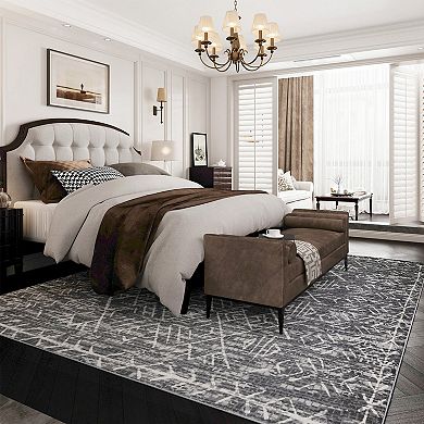 HomeRoots Gray And Off White Abstract Geometric Washable Area Rug