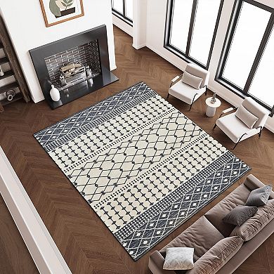 HomeRoots Dark Gray And White Geometric Distressed Washable Area Rug