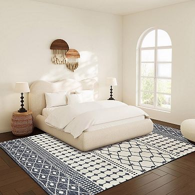 HomeRoots Dark Gray And White Geometric Distressed Washable Area Rug