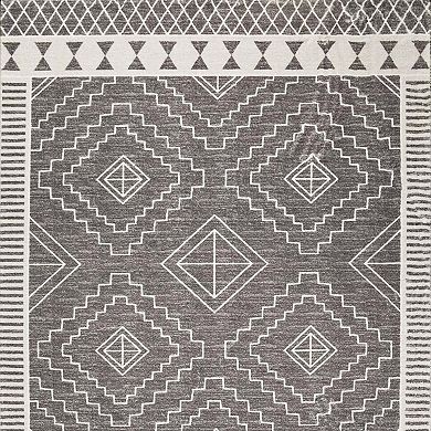 HomeRoots Gray And White Geometric Distressed Washable Area Rug