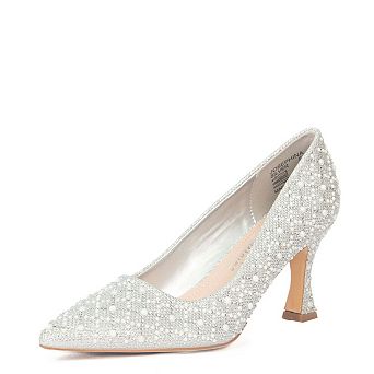 Pointed-toe pump