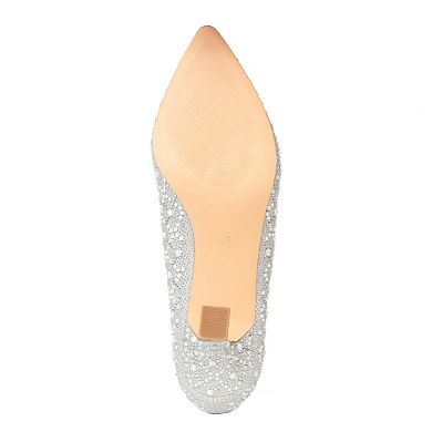 Pointed-toe pump