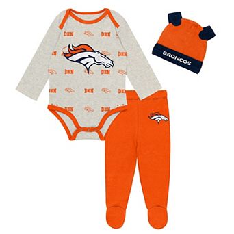 Newborn Outerstuff Heather Gray Denver Broncos Huddles & Giggles 3 pc Pant and Hat Set