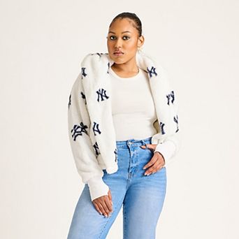 Women's White New York Yankees All Over Print Logo Cropped Lounger Lite Sherpa Jacket