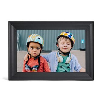 Aura Frames WiFi Carver 7.3" x 10.5" Digital Frame