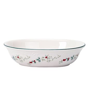 Pfaltzgraff Winterberry 1.5-qt Oval Vegetable Bowl