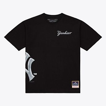 Men's Mitchell & Ness Black New York Yankees Chrome Heritage T-Shirt