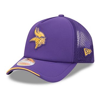 Youth New Era Purple Minnesota Vikings 2026 Sideline Apex 9FORTY Adjustable Trucker Hat