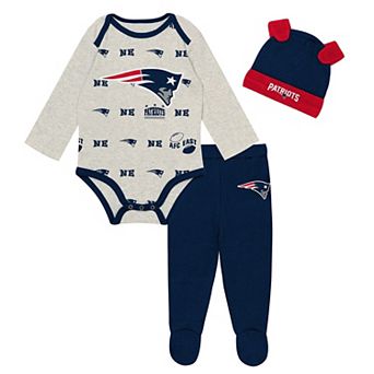 Newborn Outerstuff Heather Gray New England Patriots Huddles & Giggles 3 pc Pant and Hat Set