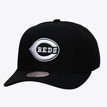 Men's Mitchell & Ness Black Cincinnati Reds Black and White Pro Crown Snapback