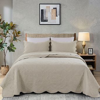 Damask Scalloped Edge Quilt Set Soft Lightweight Bedding