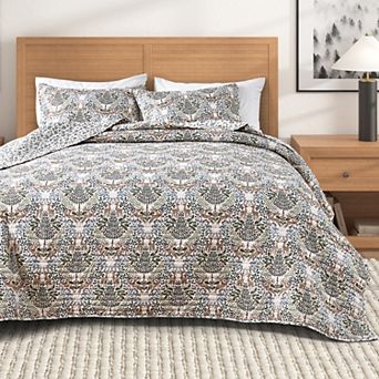 Madelinen® Woodland Deer Holiday Quilt Set