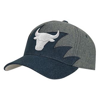 Youth Mitchell & Ness Denim/Gray Chicago Bulls Sharktooth Pro Pinch Snapback Hat