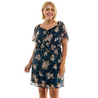 Juniors' Plus Size Lily Rose Short Sleeve Lace Trim Dress