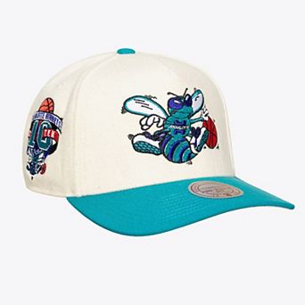 Unisex Mitchell & Ness Cream Charlotte Hornets Cream Team Pro Adjustable Hat