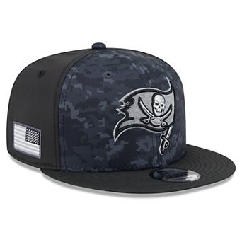 Men's New Era Black Tampa Bay Buccaneers 2026 Salute To Service 9FIFTY Snapback Hat