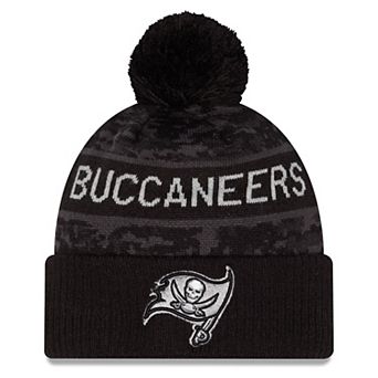 Men's New Era Black Tampa Bay Buccaneers 2026 Salute To Service Cuffed Knit Hat with Pom