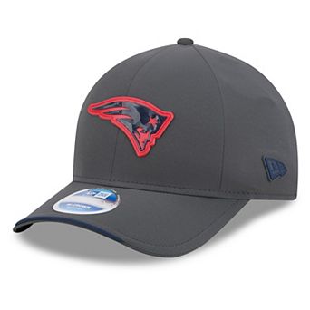 Men's New Era Charcoal New England Patriots 2026 Sideline Cold Weather 9FORTY M-Crown Adjustable Hat