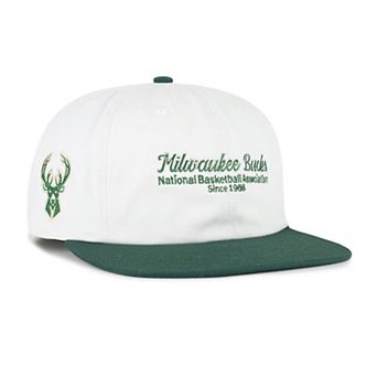 Men's '47 Cream Milwaukee Bucks Script Stack Captain Snapback Hat