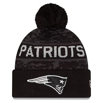 Men's New Era Black New England Patriots 2026 Salute To Service Cuffed Knit Hat with Pom