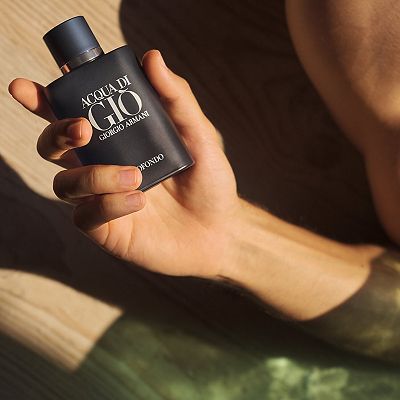 Armani Beauty Acqua di Gio Profondo Eau de Parfum Spray Armani Beauty Acqua di Gio Profondo Eau de Parfum Spray
