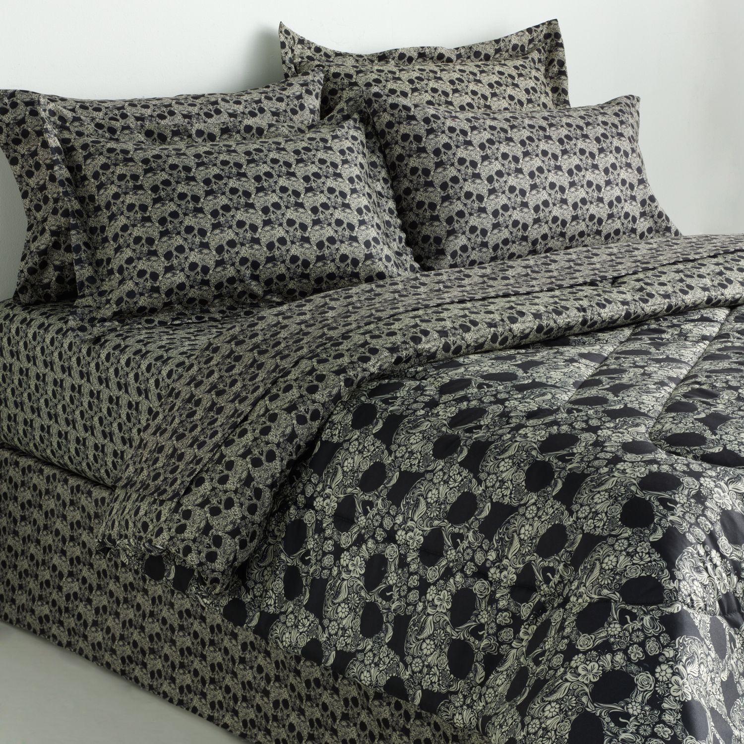 Veratex Floral Skull Reversible Comforter Set