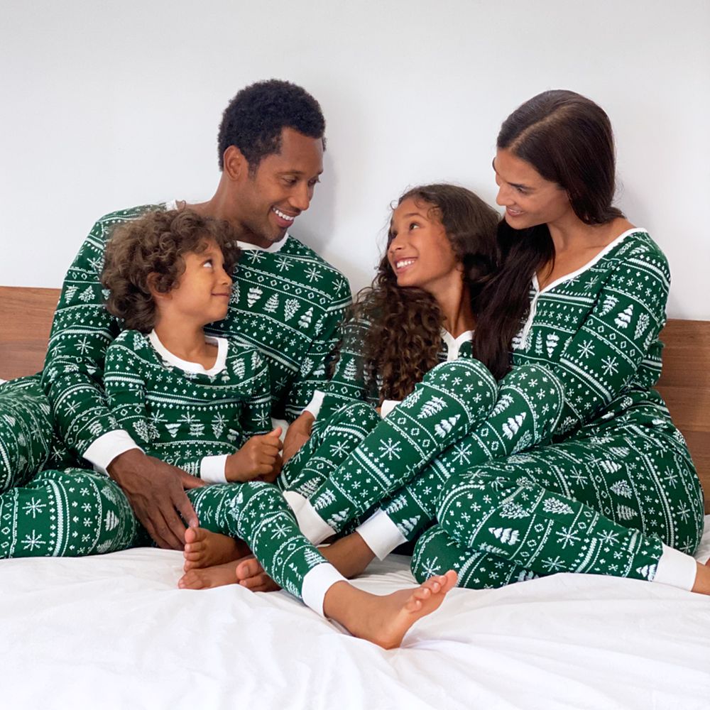 LC Lauren Conrad Jammies For Your Families Fa La La Pajamas