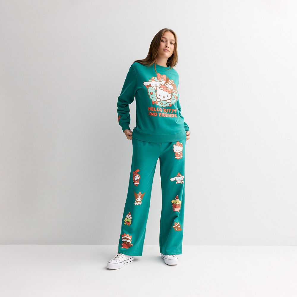 Juniors' Hello Kitty & Friends Holiday Fleece Pullover & Fleece