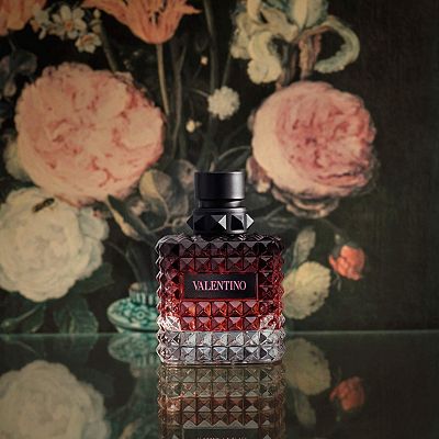 Valentino Donna Born in Roma Intense Eau de Parfum with Amber